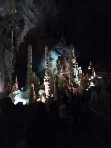 La primaria di Monte San Pietrangeli alle grotte di Frasassi
